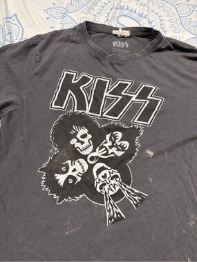 Kiss shirt